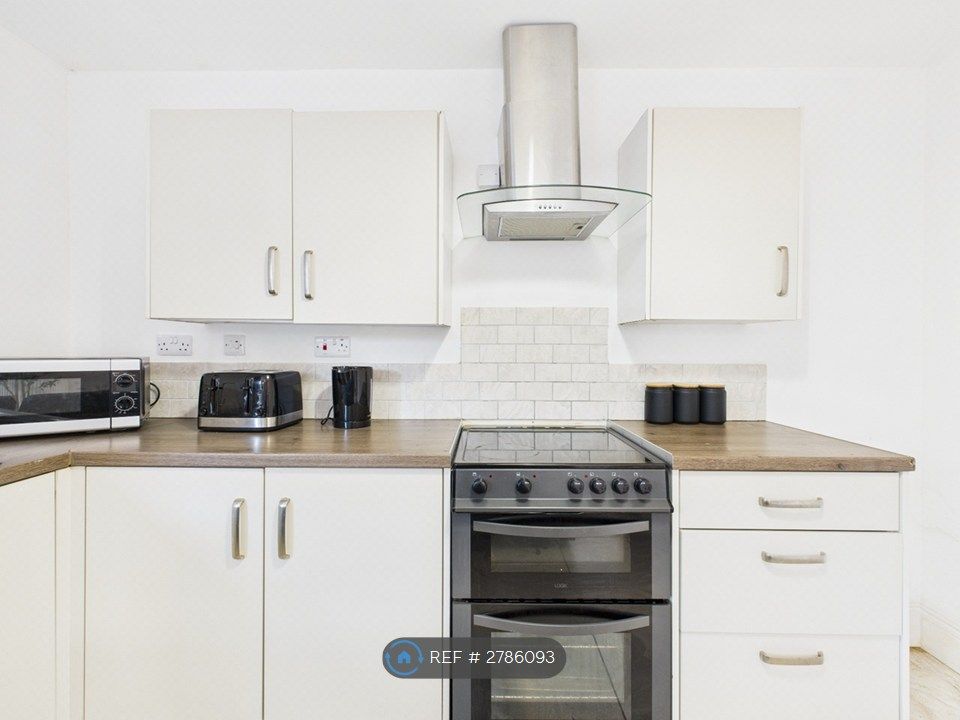 Additional image 7 of 4 bed semi-detached house to rentSaxon Way, Wychbold, Droitwich WR9