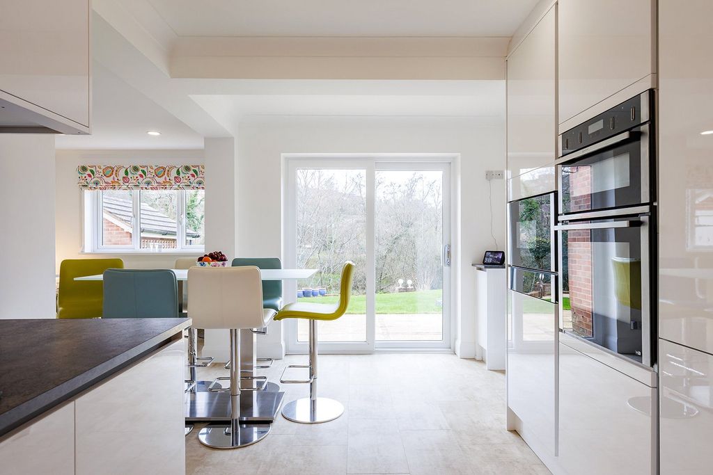 Property photo 3 of 26 Kitchen