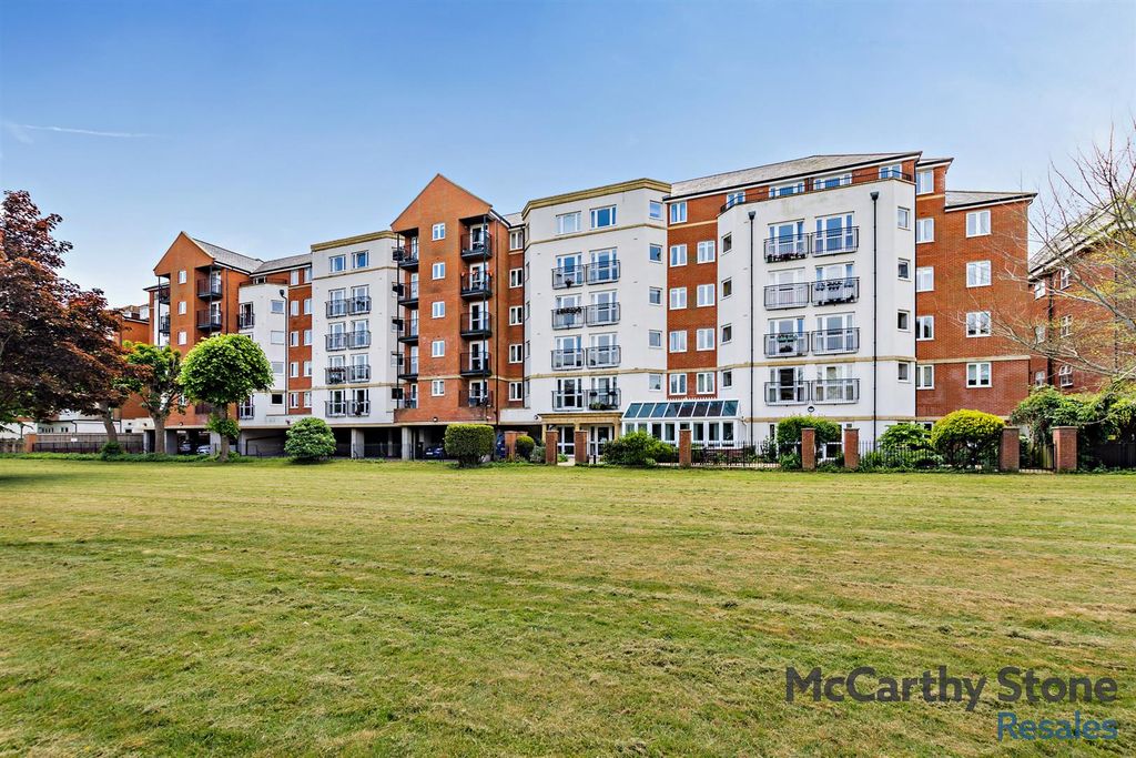 Property photo 1 of 22 8645484-Exterior03-800.Jpg