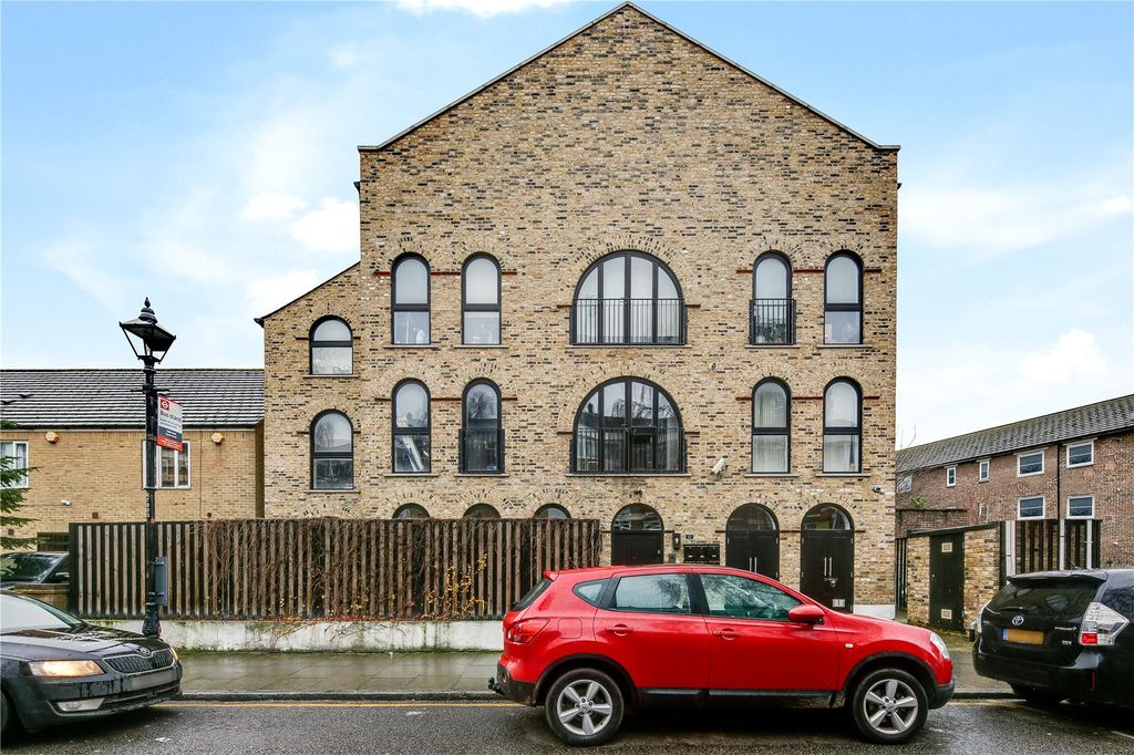 Property photo 1 of 6 Exterior