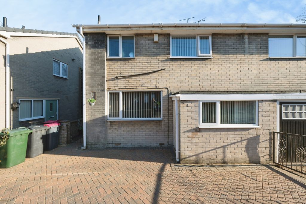 Property photo 2 of 15