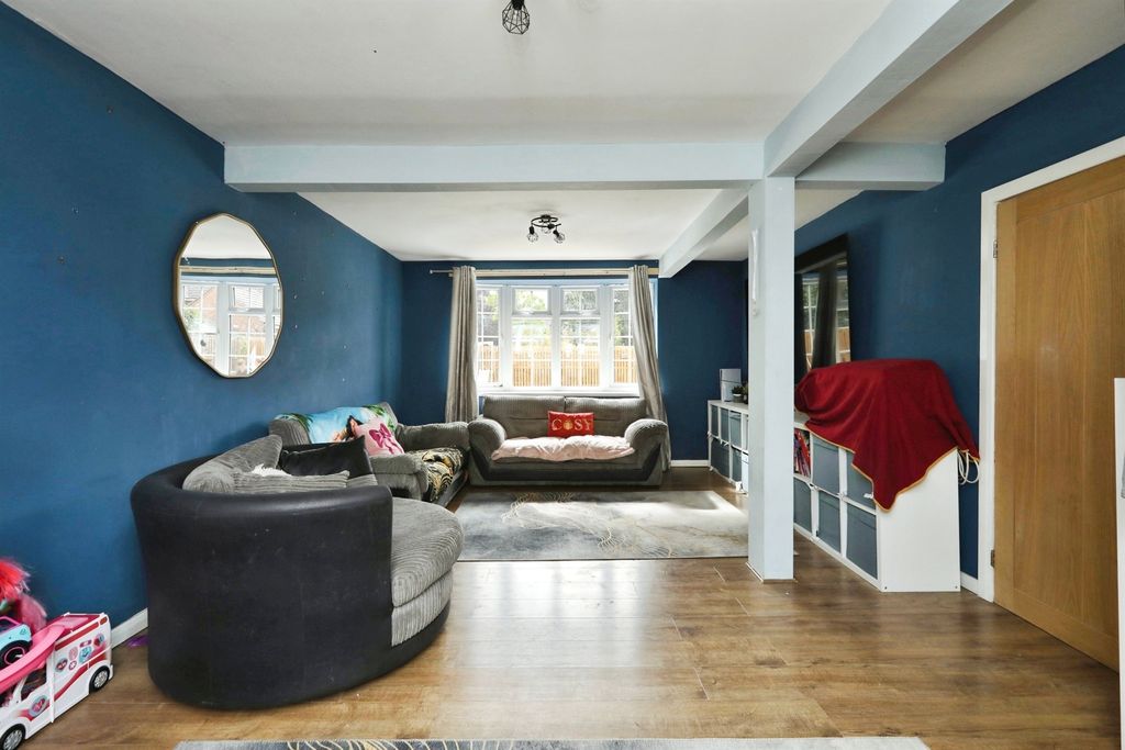 Property photo 3 of 12