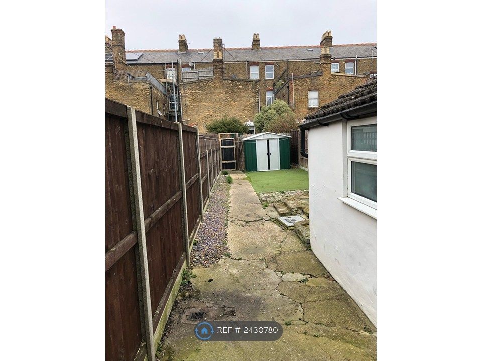 Property photo 2 of 21