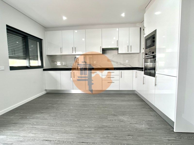 Property photo 1 of 29