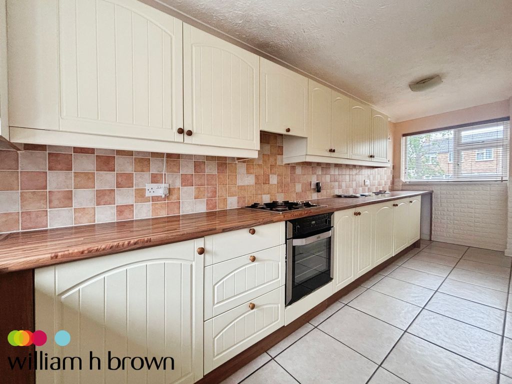Property photo 2 of 14 Kitchen