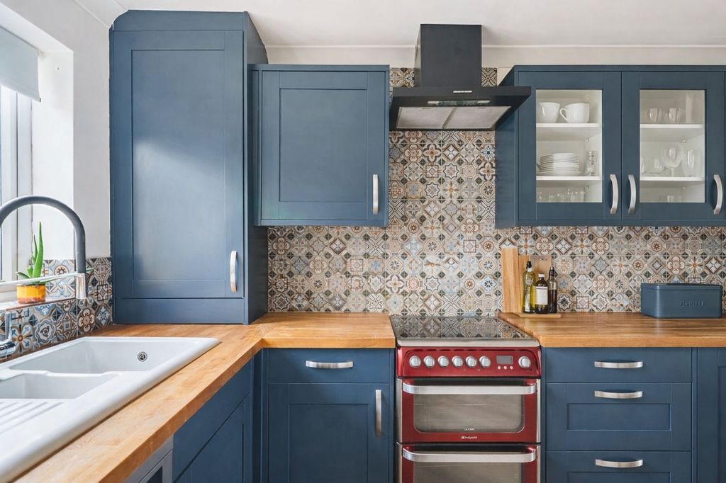 Property photo 2 of 17 Kitchen