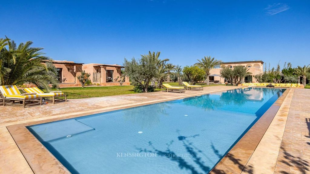 Property photo 2 of 64