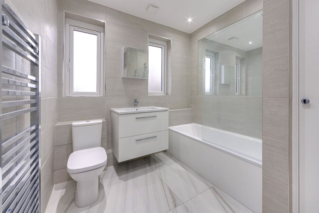 Property photo 3 of 25