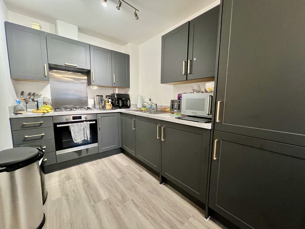 Property photo 2 of 12 Kitchen