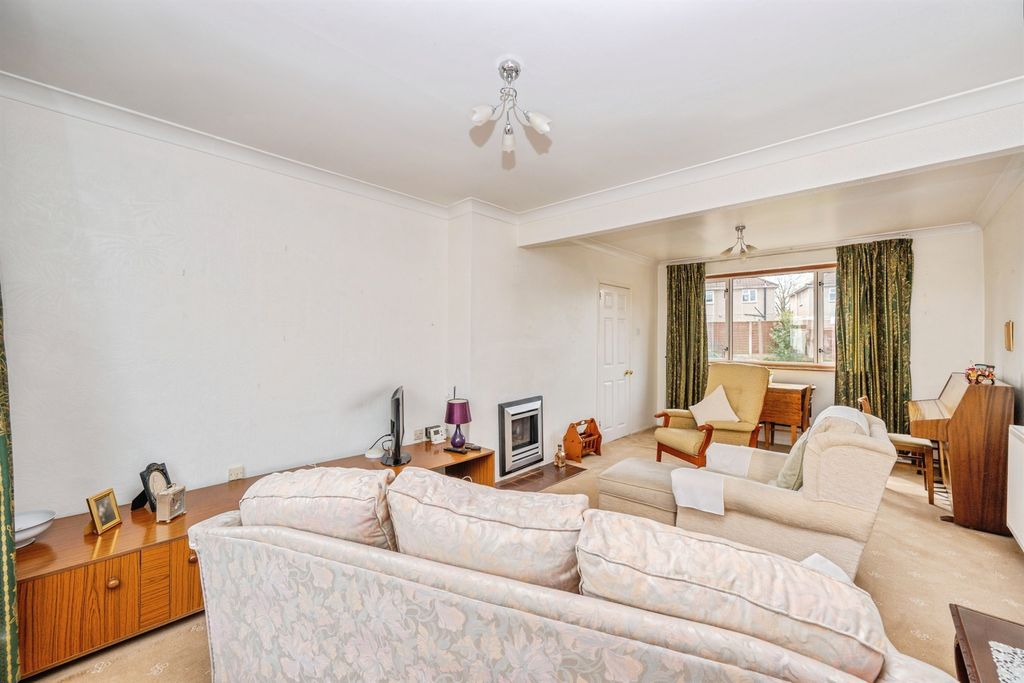 Property photo 3 of 13 Living/Dining Room