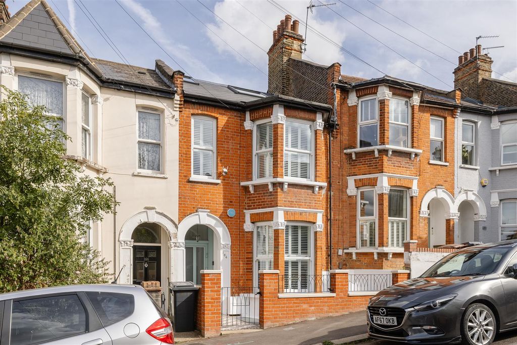 Property photo 1 of 43 Howard Road, E17