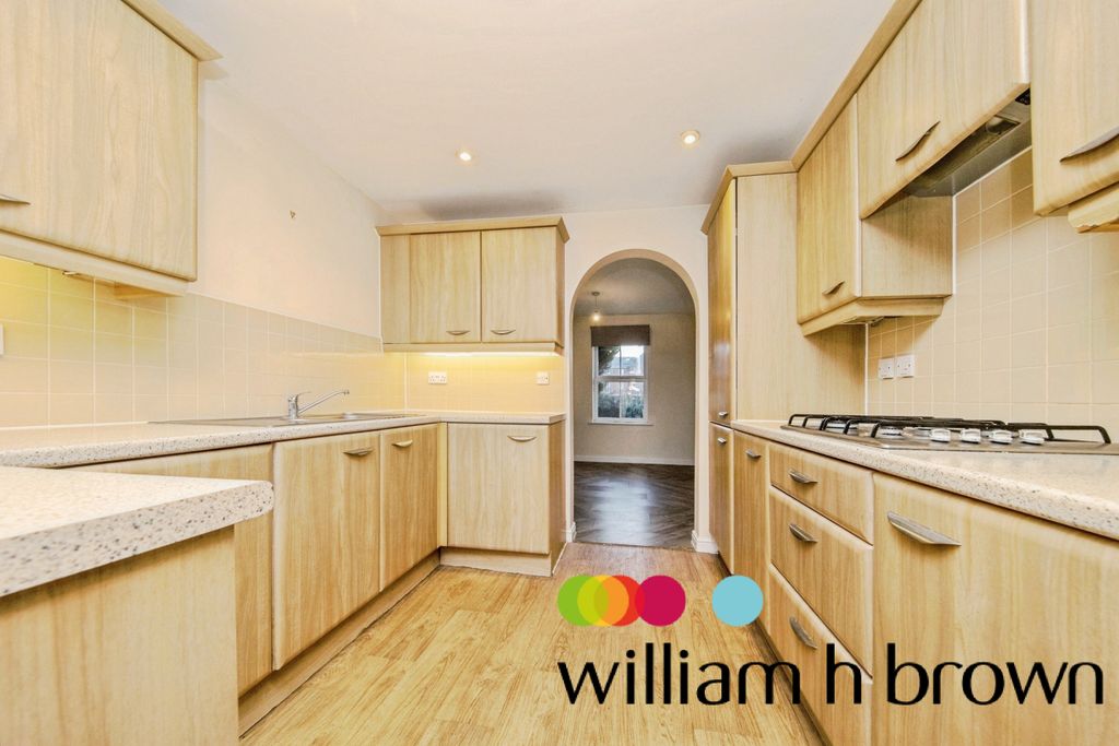 Property photo 2 of 11 Kitchen