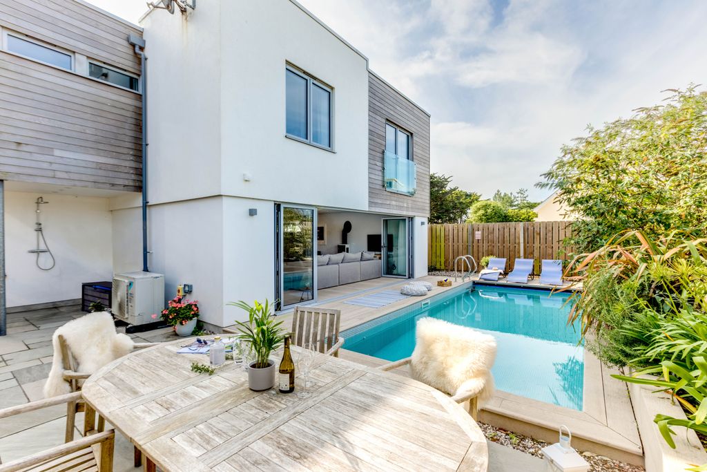 Property photo 1 of 32 1 Trenoweth