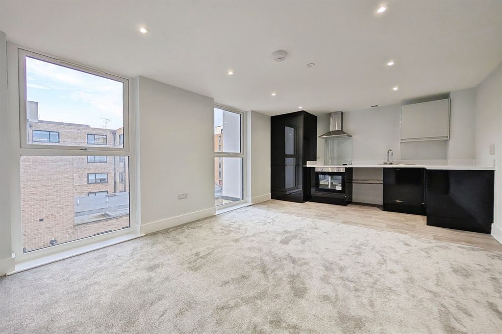 Property photo 2 of 5 (Main)