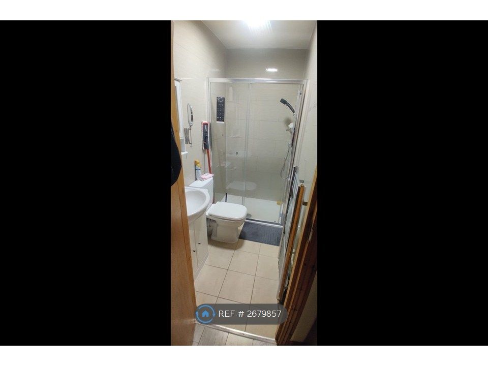 Property photo 3 of 5 Bathroom