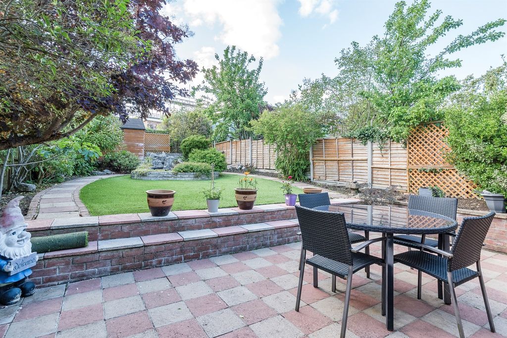 Property photo 3 of 12