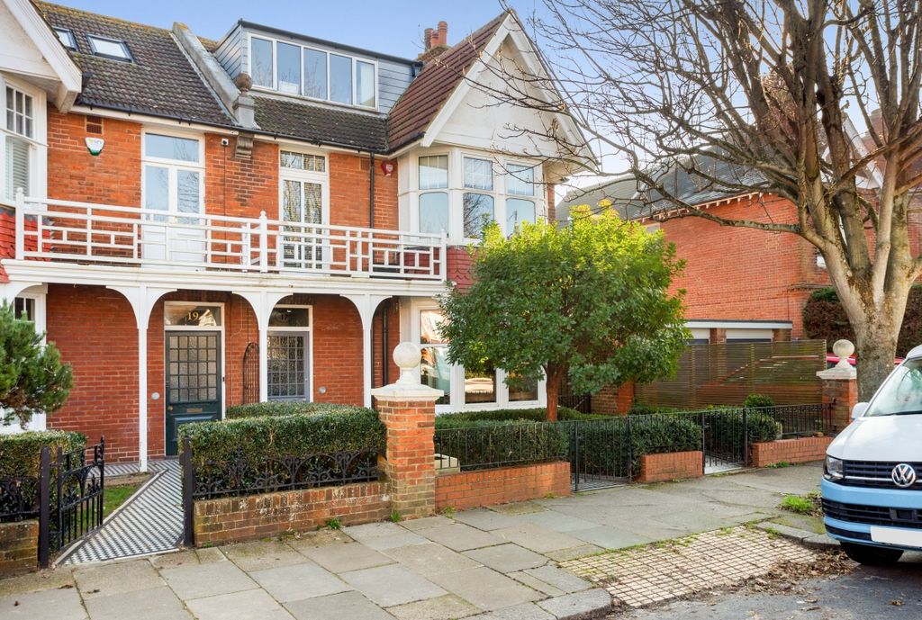 Property photo 1 of 23