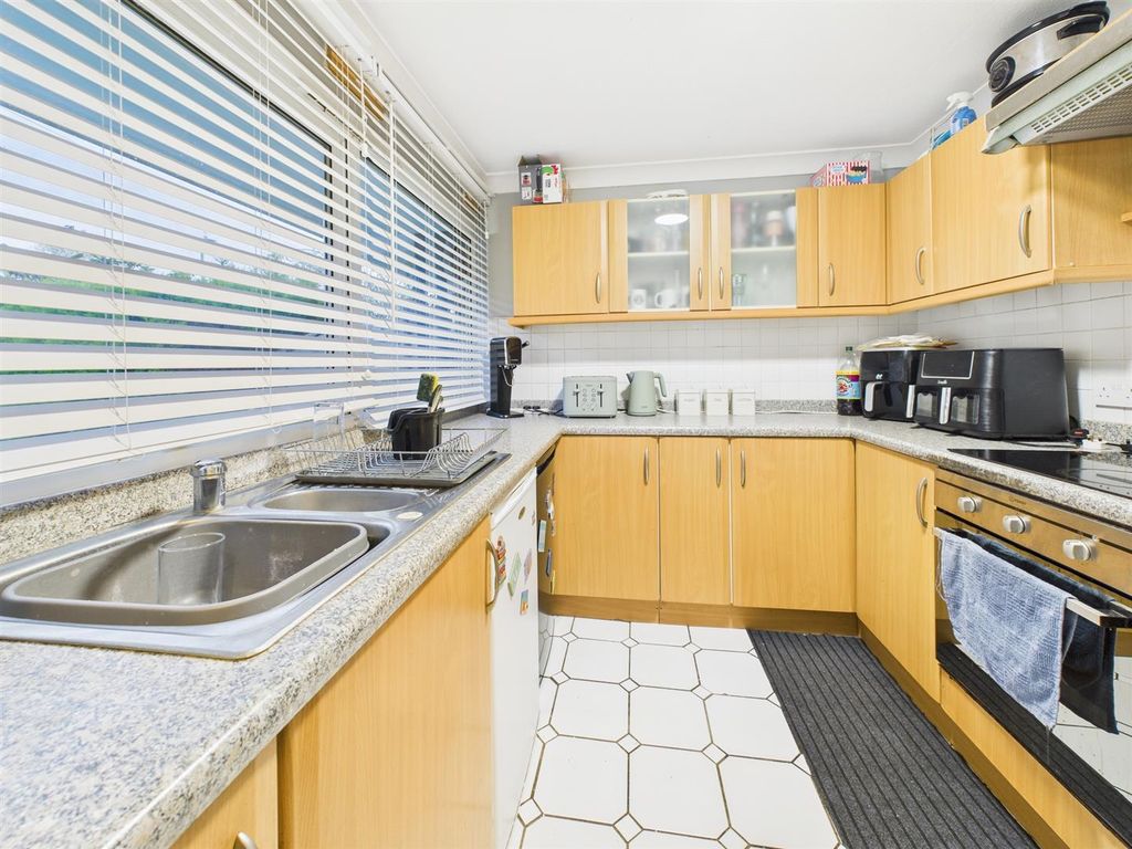 Property photo 2 of 7 Cam05510G0-Pr0098-Still006.Jpg