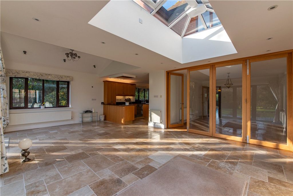 Property photo 2 of 30 Picture No. 70