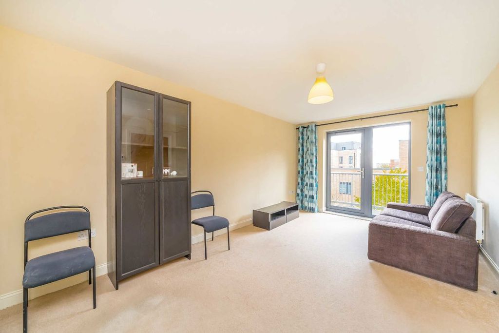 Property photo 2 of 8