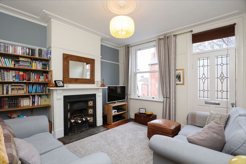 Property photo 2 of 13