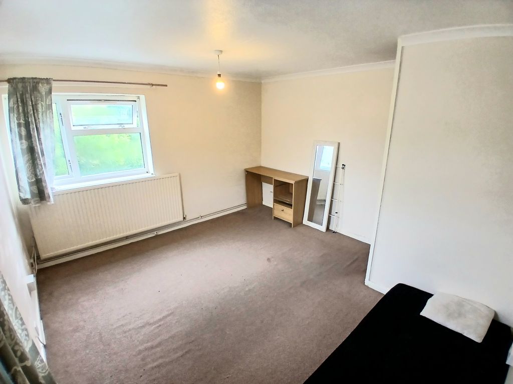 Property photo 2 of 14 Image