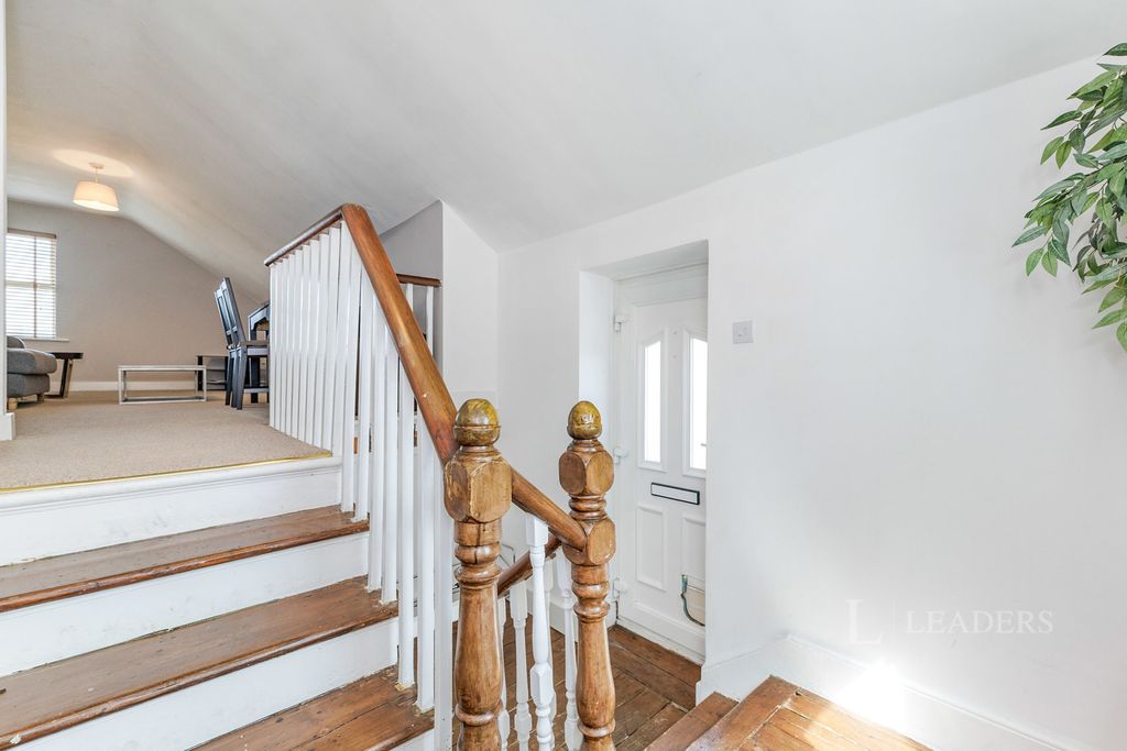 Property photo 3 of 11 Pbox-Img.Jpg