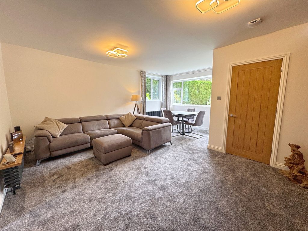 Property photo 3 of 42 Living/ Dining Room