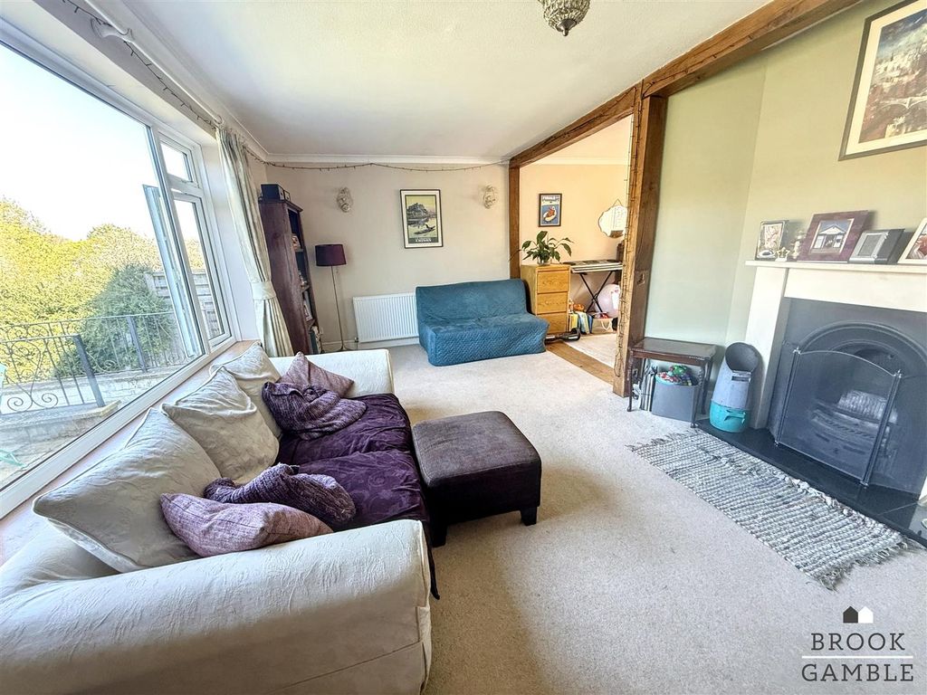 Property photo 2 of 24 01323 438506