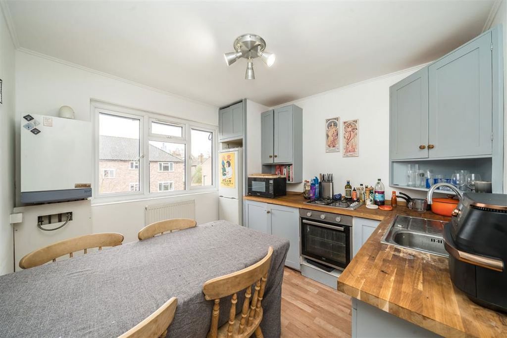 Property photo 3 of 4