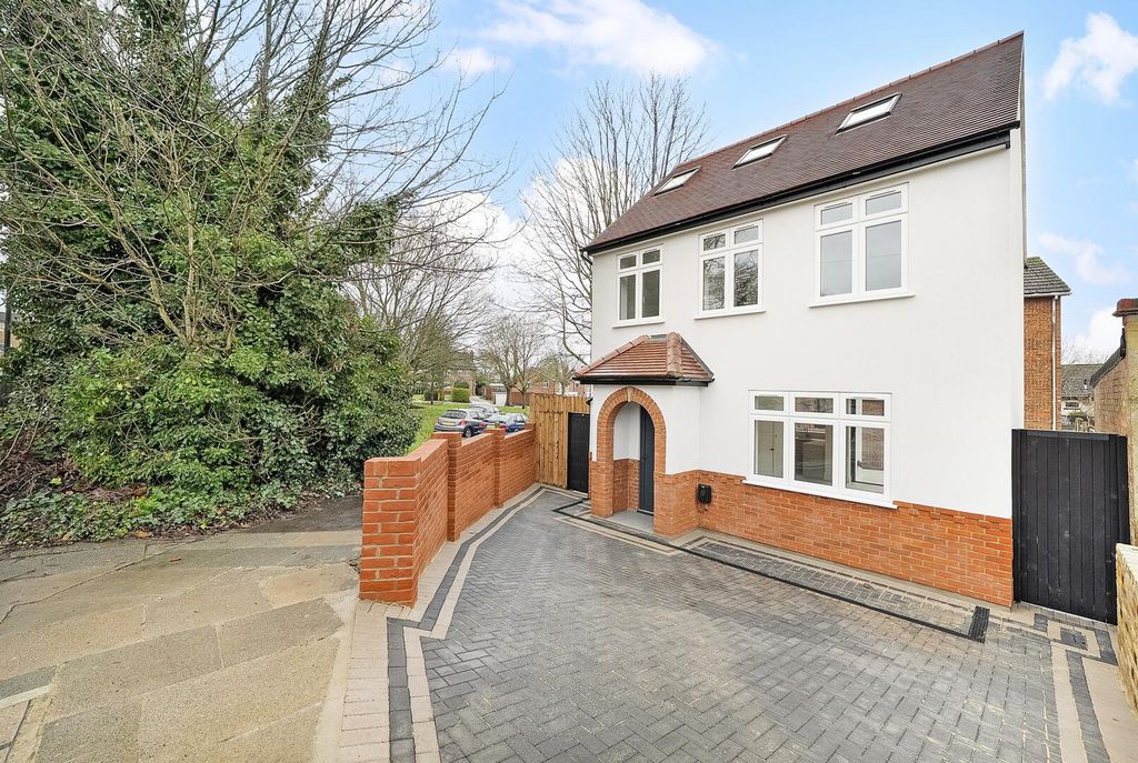 Property photo 2 of 22 Front (Exterior)