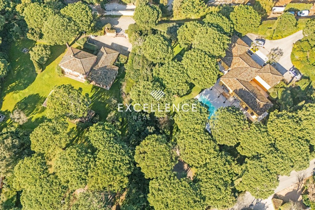 Property photo 1 of 7 Domaine Pampelonna : Domaine Avec Deux Villas À Vendre À Saint-Tropez, Route Des Plages