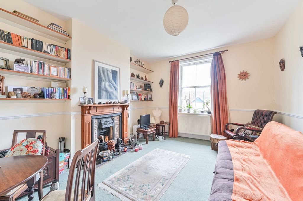 Property photo 1 of 11