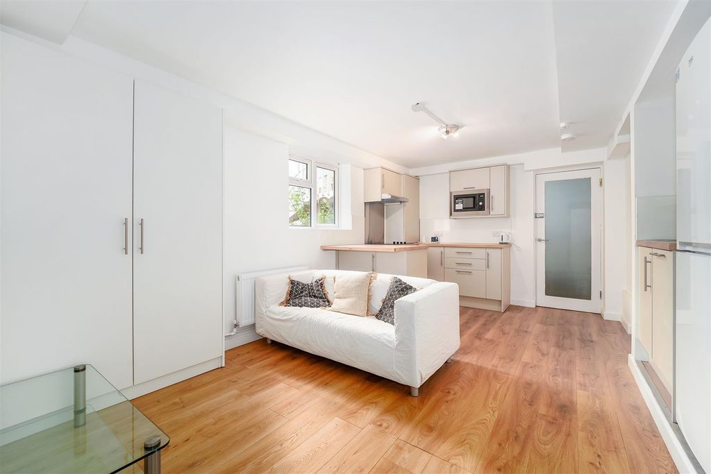 Property photo 3 of 10 Helliwell &amp; Co.