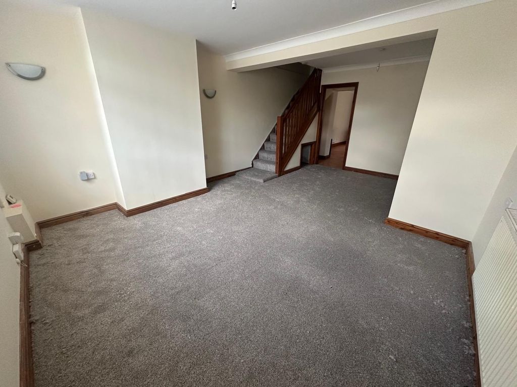 Property photo 2 of 6 Living Room