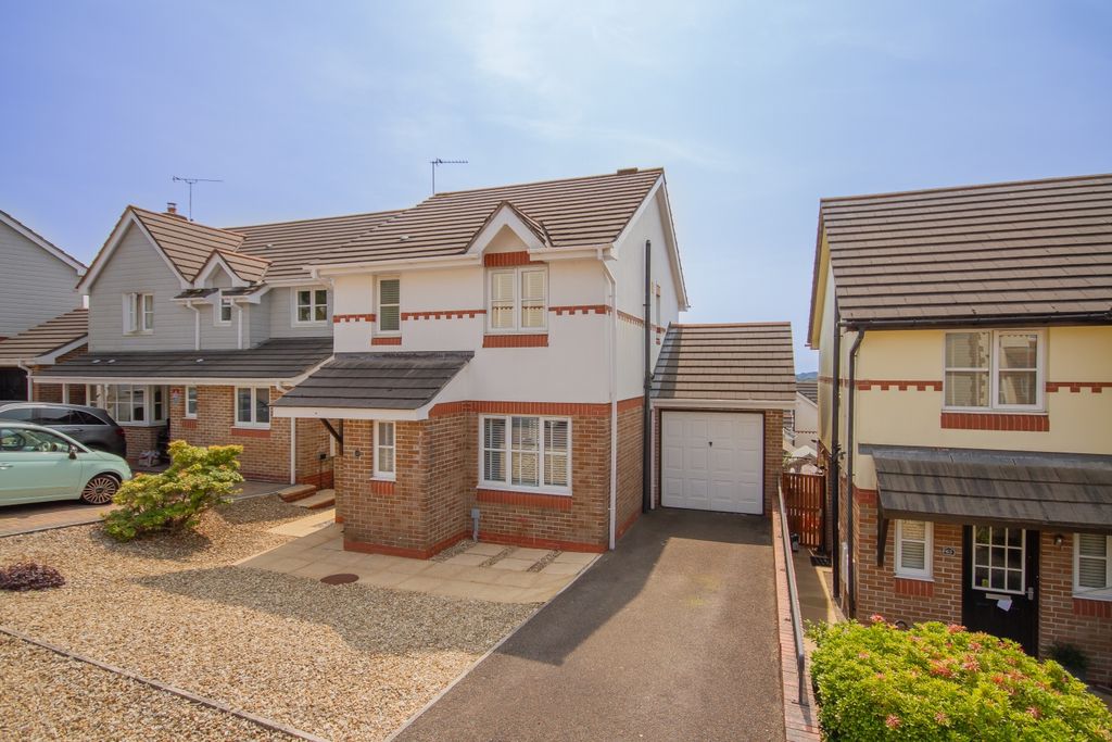 Property photo 1 of 14 Tps 01208 872 728-01