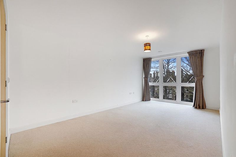 Property photo 3 of 16 Photo 10