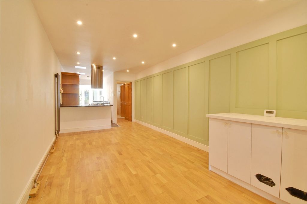 Property photo 2 of 14 Picture No. 02