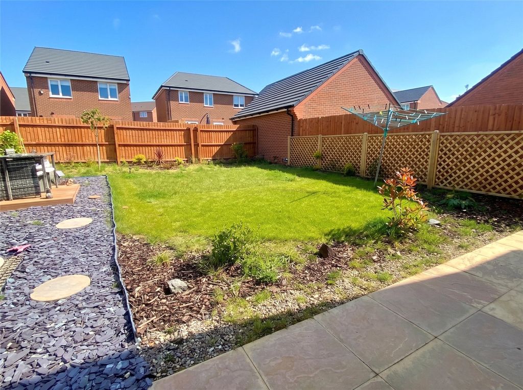 Property photo 2 of 17 Picture No. 22