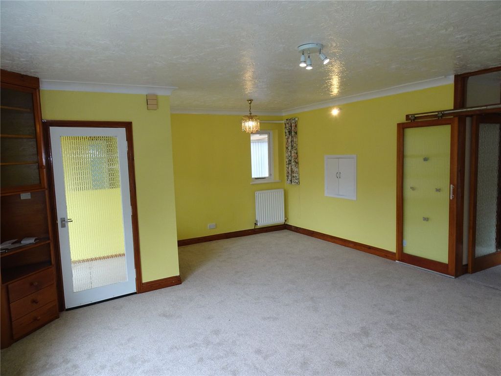 Property photo 2 of 17 Lounge/Diner