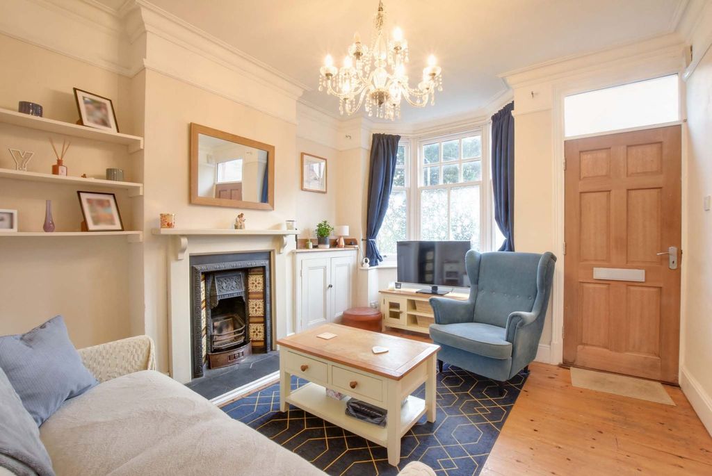 Property photo 2 of 18