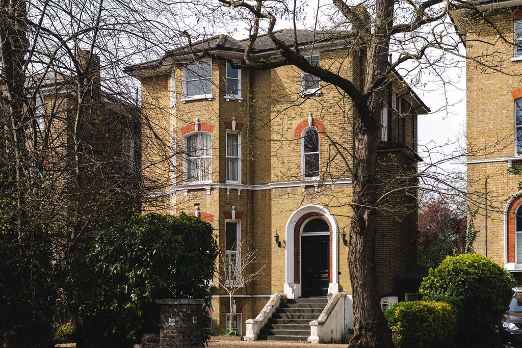 Property photo 2 of 18 Kidbrooke Park Road-14.Jpg