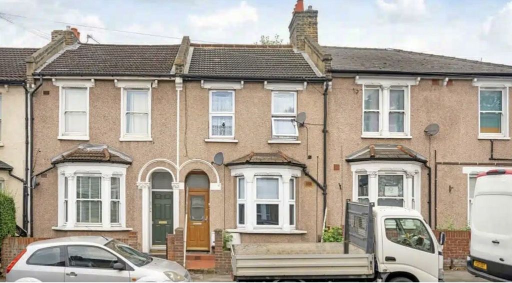 Property photo 1 of 11