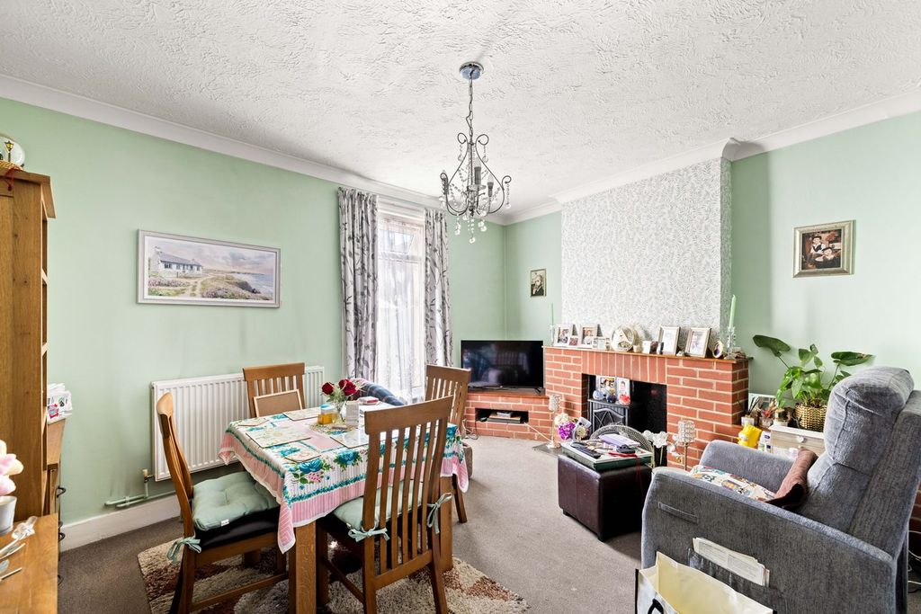 Property photo 3 of 13