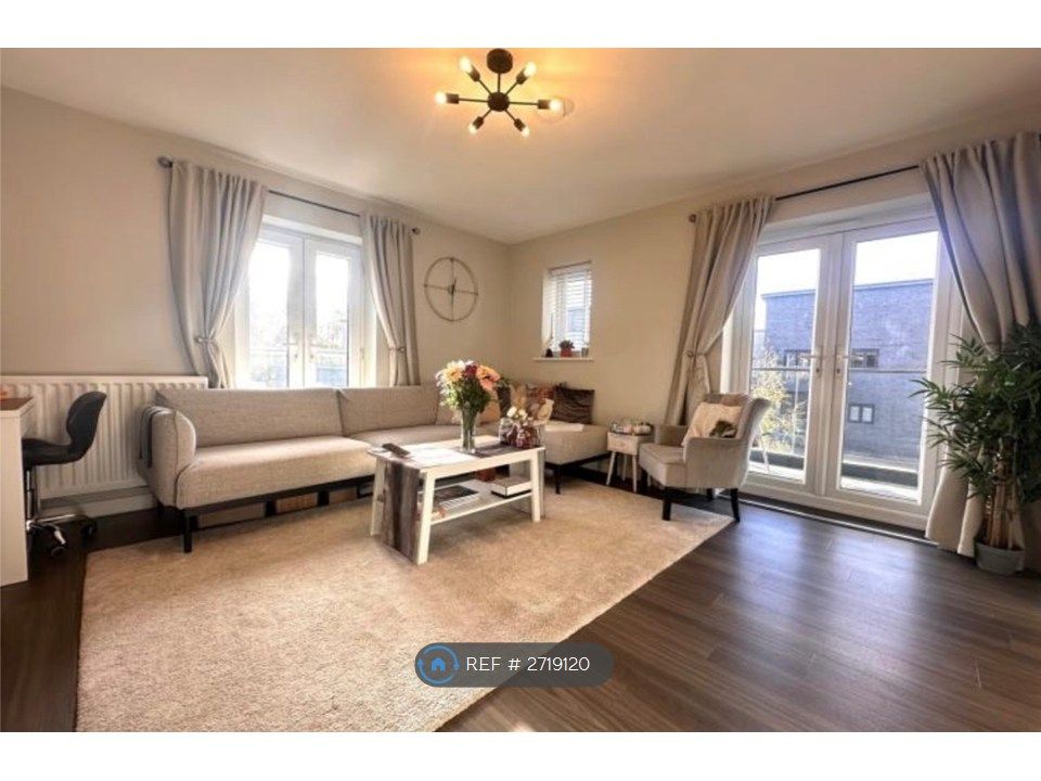 Property photo 1 of 6 Living Room