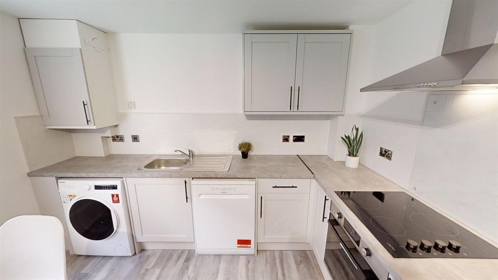 Property photo 3 of 16 Flat-1-7-Piccadilly-Place-Bath-09132024_095716.Jpg