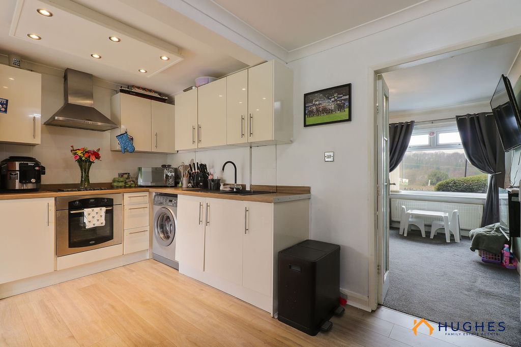 Property photo 3 of 22