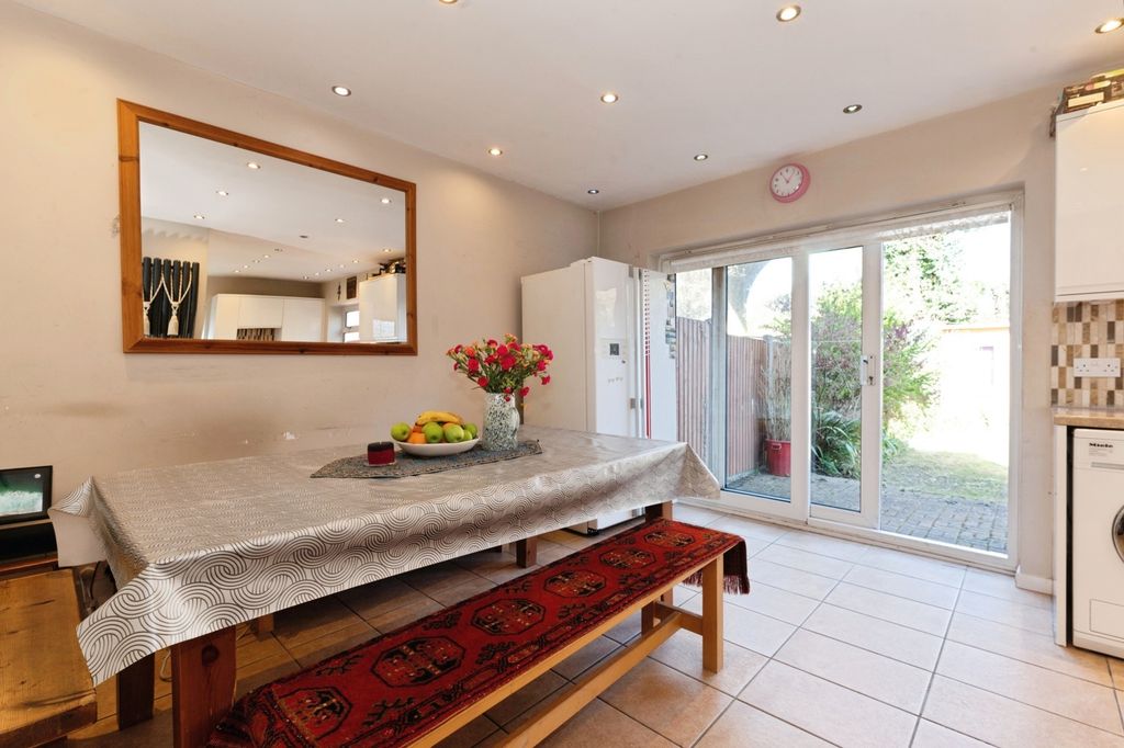 Property photo 3 of 16 Photo