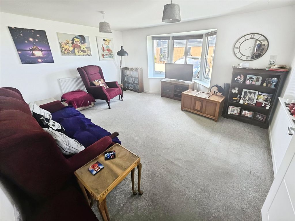 Property photo 2 of 12 Picture No. 19