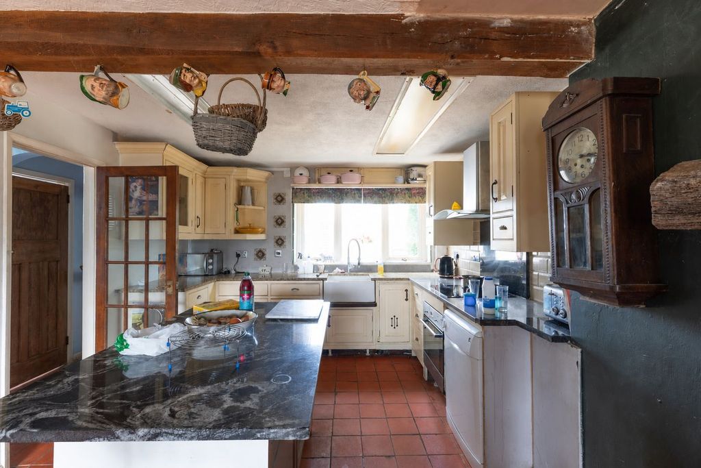 Property photo 3 of 35